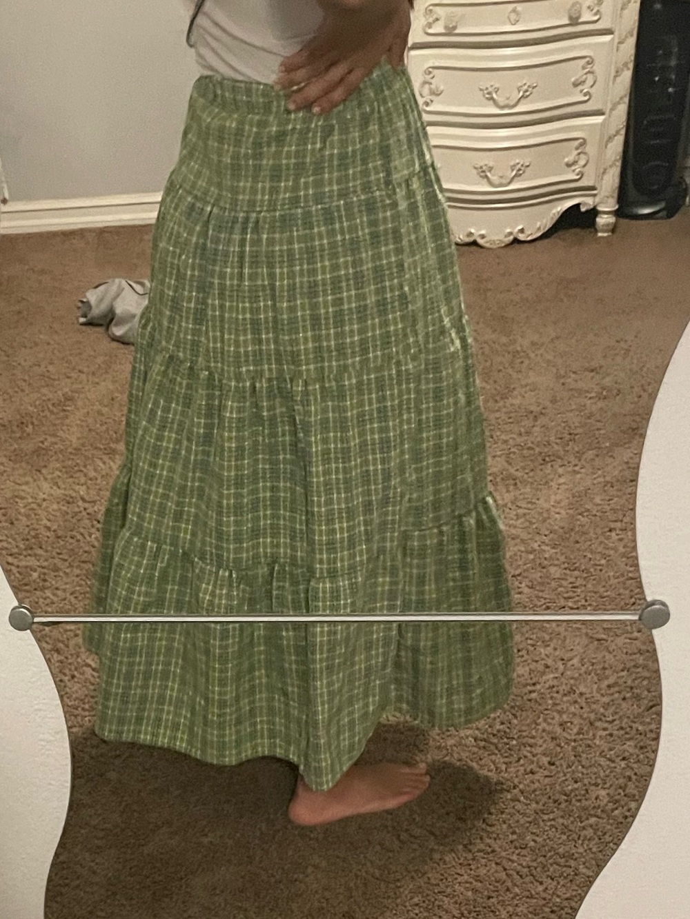 Women’s Green Plaid Tiered Maxi Skirt - Picture 2 of 4